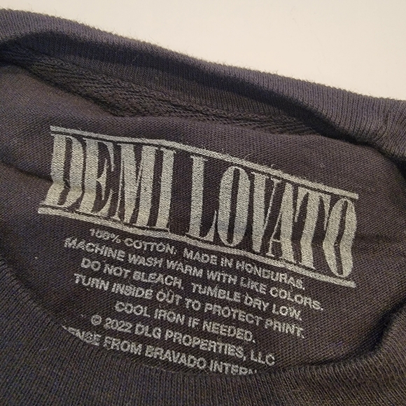 Demi Lavato CROSS BED T-SHIRT Holy F*ck Size Medium NEW! - Picture 7 of 10